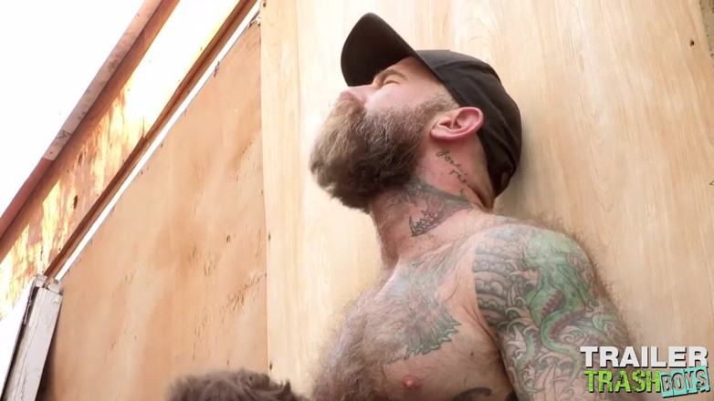 Trailer Trash Boys: TRAILERTRASHBOYS - Beaux Morgan соблазнила отсоса Jack Dixon