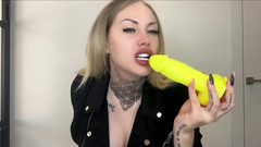 Goddess Misha Goldy: Gay fottutamente! Va bene essere gay - Va bene ingoiare!