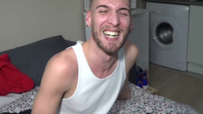 AMATOR BAREBACK FRENCH STUDIO: 2415 Koldo Goran'ın amzing büyük yarağı tarafından korunmasız sikiliyor