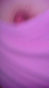 Por que você filma minha buceta de perto!? Meu padrasto reagiria mal nele
