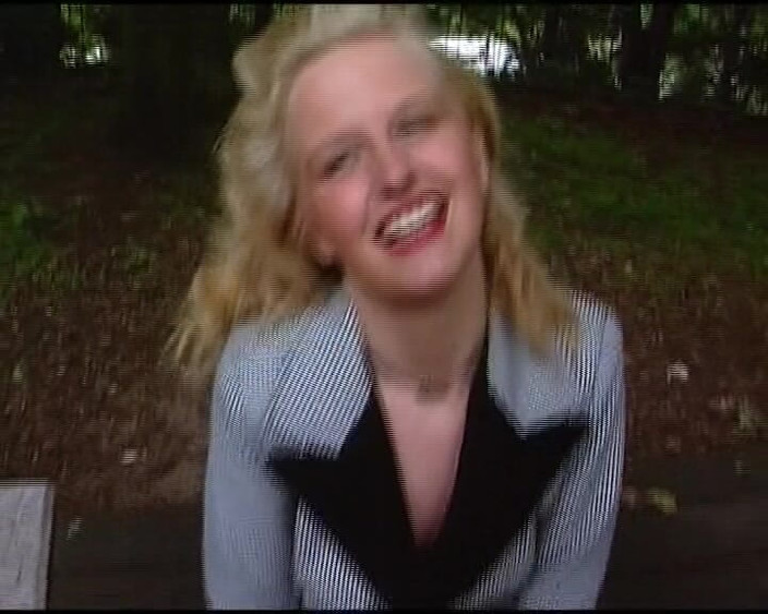 German Amateur Videos: 来自德国的素人女郎玩弄她的玩具