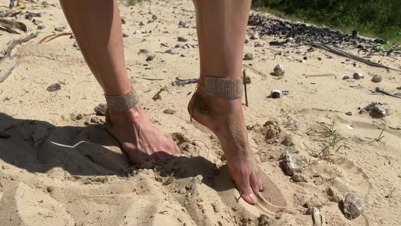 Secret Crush: SecretCrush4K - Oiled model pees squirts &amp; anal creampies on beach!