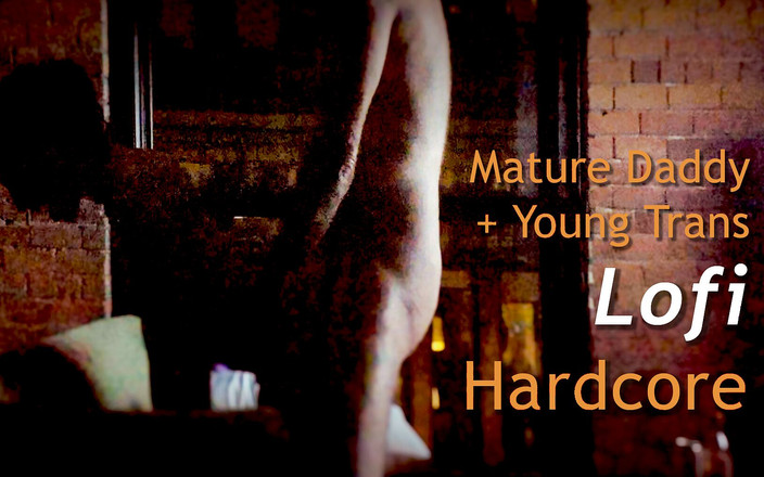 KittyKaash: 成熟したパパと若いトランスの女の子Lofiハードコアファック