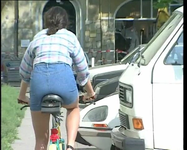 YOUR FIRST PORN: Paula seksi dengan orgasme yang kuat