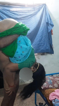 I Lifted My Stepmother Upside Down, Licked Her Pussy with My Tongue, and Then Had Sex with Her
