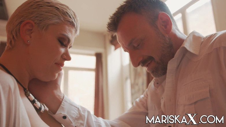 Mariska x: Terapi khusus untuk si seksi valentina babe.