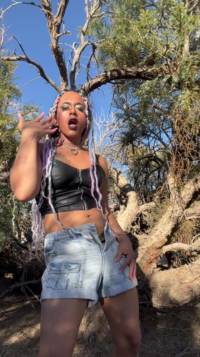 TSJade95: Gießen sie diesen zucker auf mich, striptease im freien