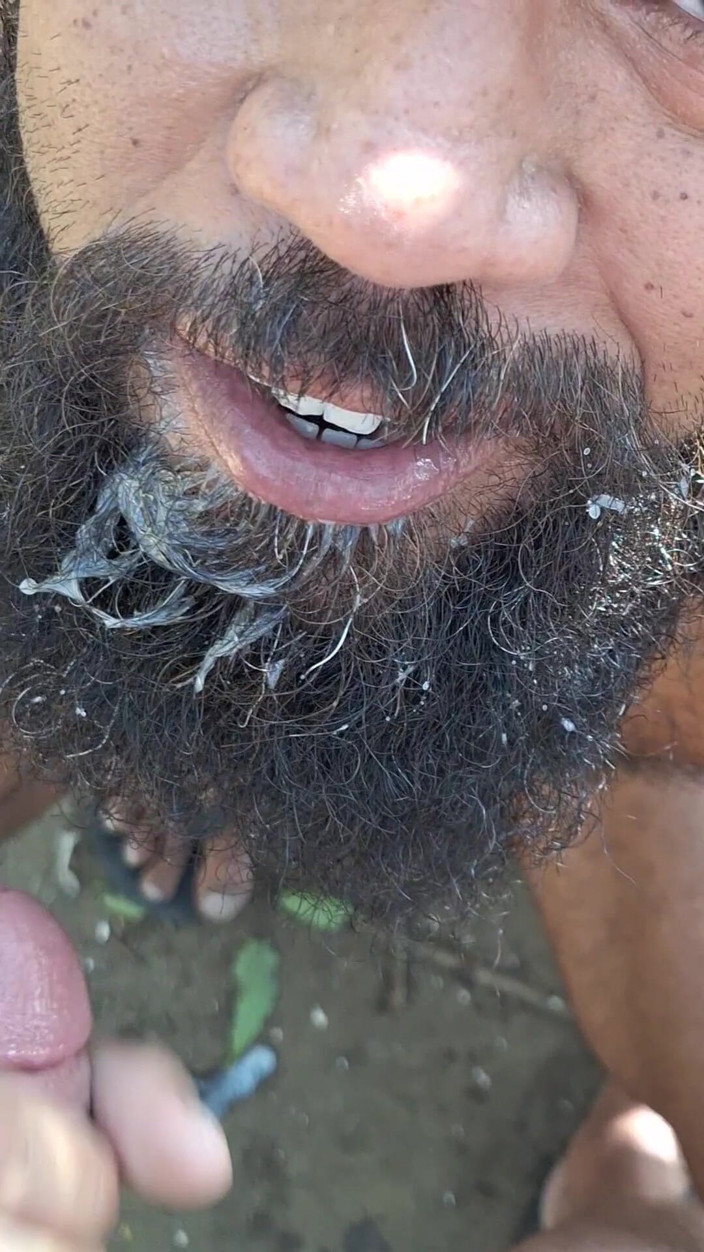 Tio Barbudo: การพบปะลับบนเส้นทาง: ดูดน้ํากลางป่า