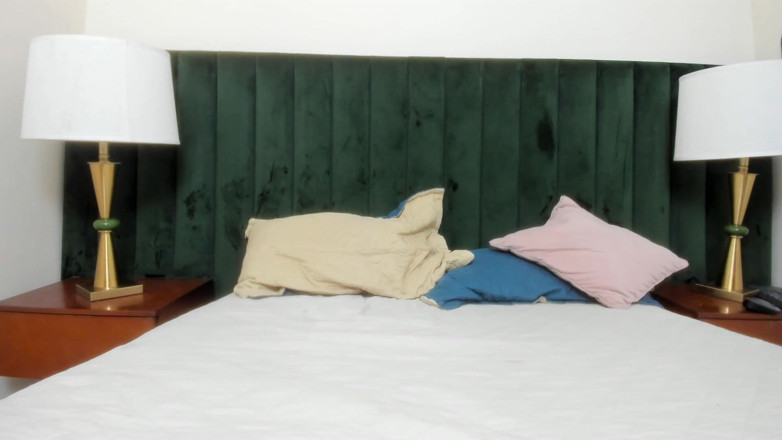 Chloe_and_mattews: Un Jeune Couple Baise Bru Talement Dans Une Chambre À La...