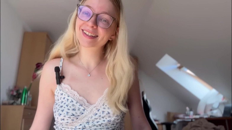 Goddess_Bella_Rae: Asmr si asmr pecinta seks penurut ini lagi asik muasin...