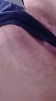 나는 따먹고 싶은 섹시한 라틴계 여자이고, 복종하고, 네 노예가 되는 걸 좋아해.