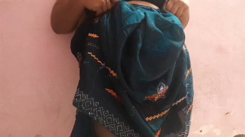 nagmanaeem: Video viral tante seksi navratri lagi belanja di depan navratri