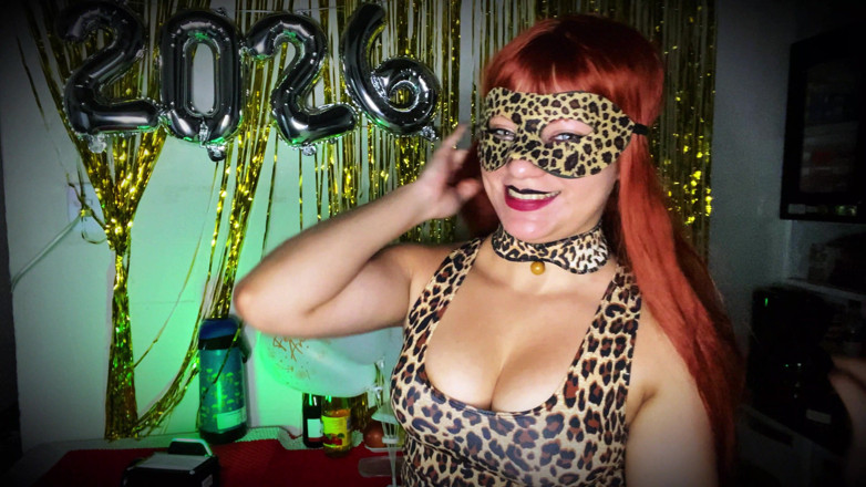 Goddess Li: Felina knijpt in haar nieuwjaarsballonnen! (4K)