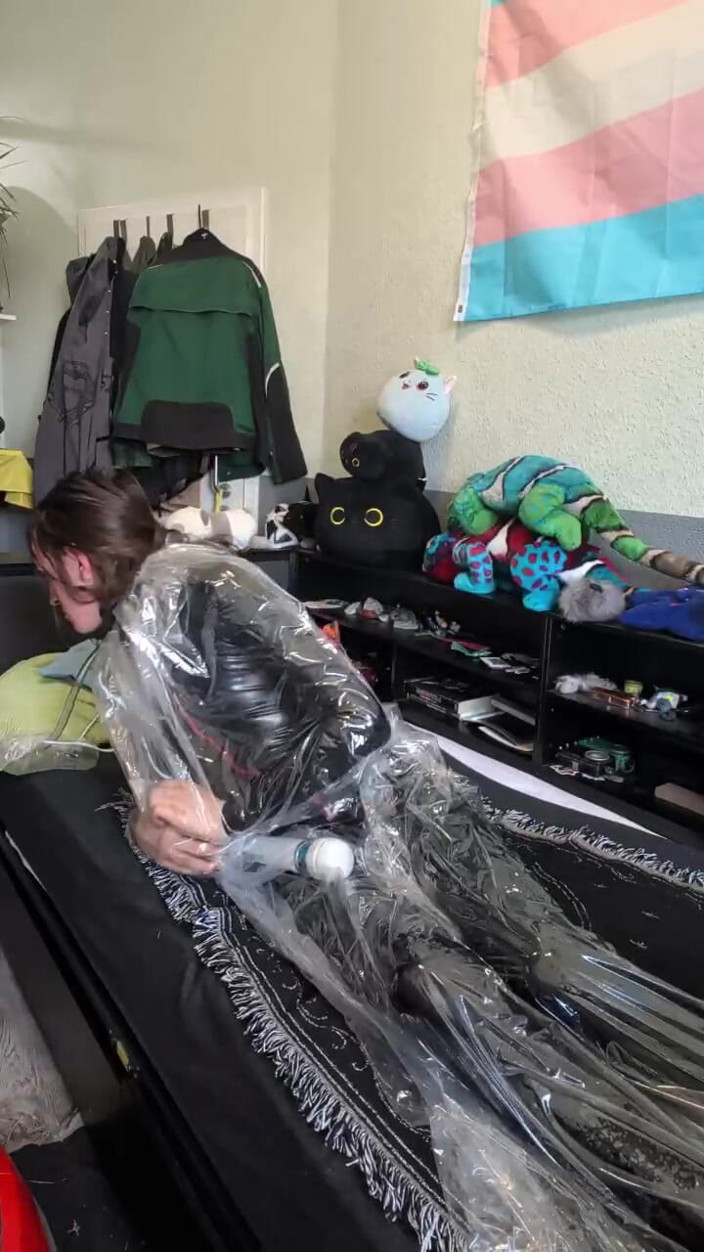 AJ_the_catgirl: Vacum Selfbondage Expirement