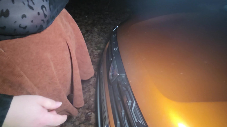 abricot sucree: Pelacur Kecil Mendapat Fucked Di Hutan Pada Malam