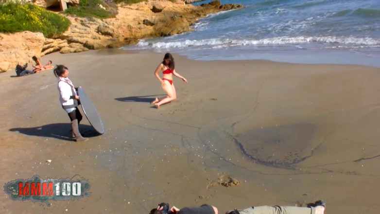 MMM100: Sexig video: Jessica Bitch Beach Shoot