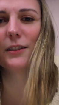 Manželka Tě pegs, protože jsi zlý při lízání kundičky - Clara Dee POV