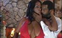 Hot and Wet: Un black lui fourre ses seins dans la bouche puis...