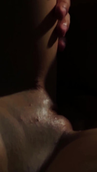 낯선 이에게 하드코어 섹스를 선사하는 빅토리아 강아지