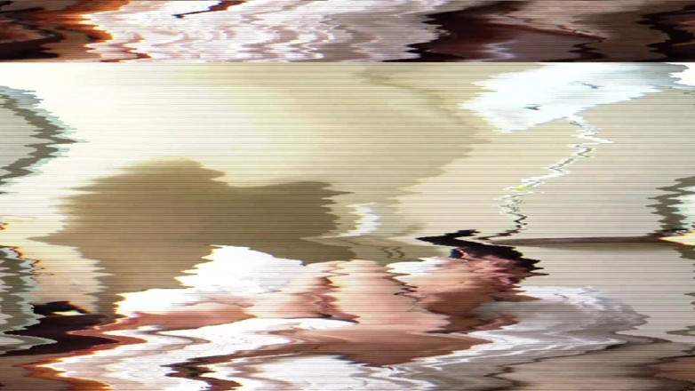 Hot Girlz: Hot bubble butt gets wet on big dick