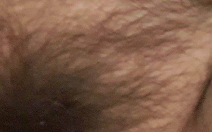 Mommy big hairy pussy: La chatte poilue d’une MILF mature