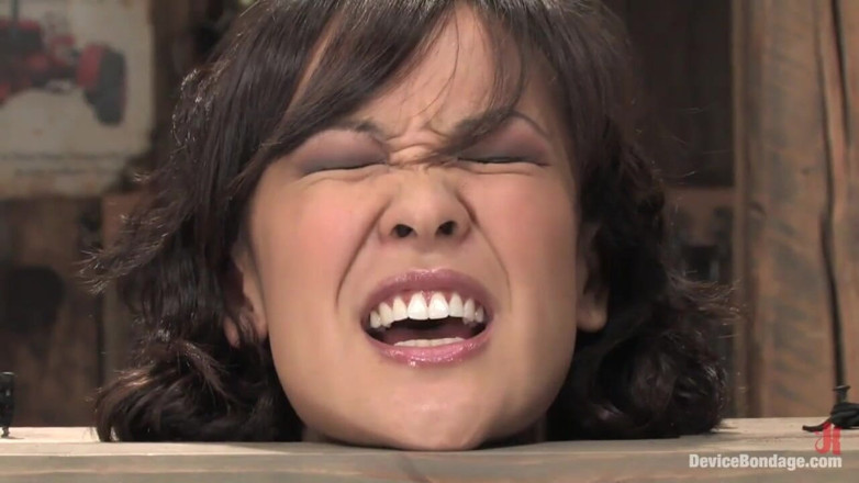 Device Bondage by Kink: Jandi Lin Live, bahagian 1
