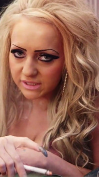 Sexy blondýna velký zadek MILF Bambi Black se dělí o její sexuální fantazie se svým přítelem