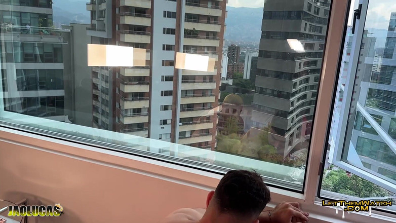 Let them watch: Dotado Gran Polla De Latinos Musculosa Follada a Pelo Sin...