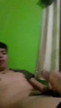 Linda Pinoy Twink Acaricia En Casa