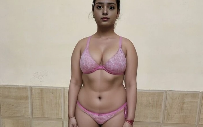 Khushboobhabi: 年轻的继妹操了她的年轻继兄弟