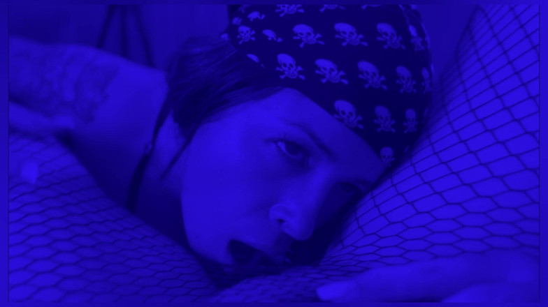 Sweetkimmi: Fetish Lesbian Strangers Very Hot, with a Very Ass
