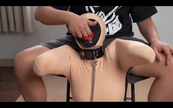 OrangeXXOO: A Pet Slave Wrapped in Tight Fitting Clothes