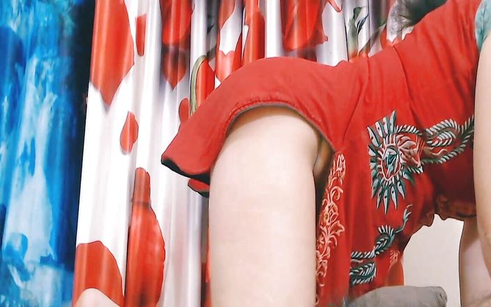 Bolly Karma: Con đĩ rất xinh đẹp và thanh lịch