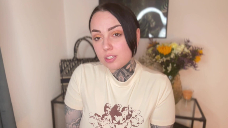 Miss Valentina: 被我的顺从男友戴绿帽