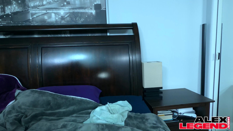 French Sex Connection: Kitty valance, Alex Legend का बिना खतना वाला फ्रेंच लंड लेती है