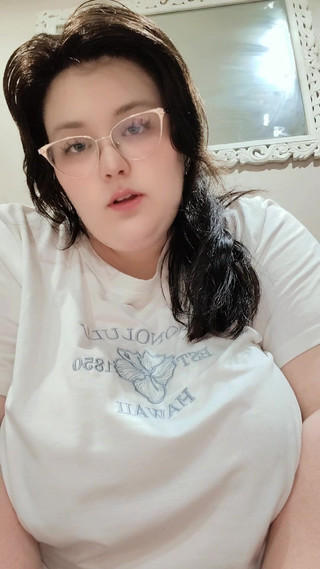 Aliceqii: En primer plano - grandota maestra quiere enseñarte una lección