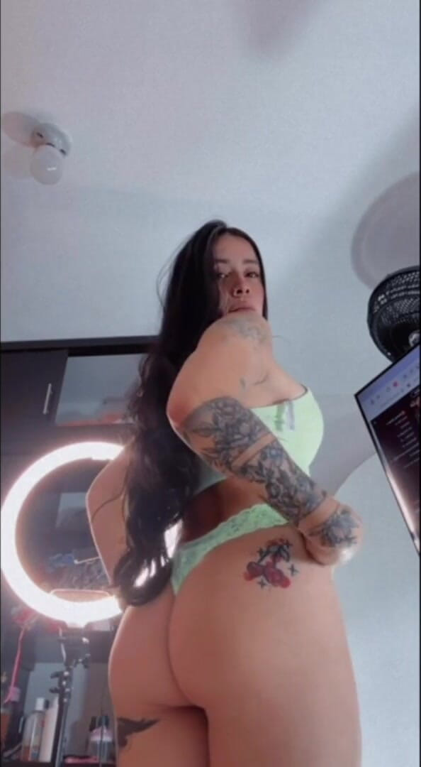 Msschloee_: โชว์แก้ผ้าโชว์นมใหญ่สาวละตินช่วยตัวเอง