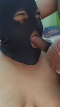 Hermanastra deja que el hermanastro la folle porque su novio se corre para ayunar