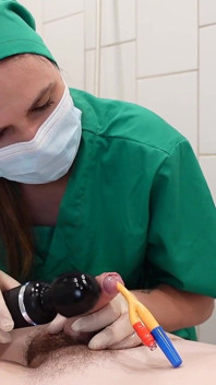 Medfet catheter lagi asik mainin kontol, ngocok kontol dan muncrat pakai vibrator
