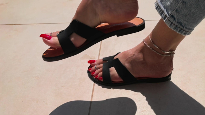 Goddess Lena: Mules Game