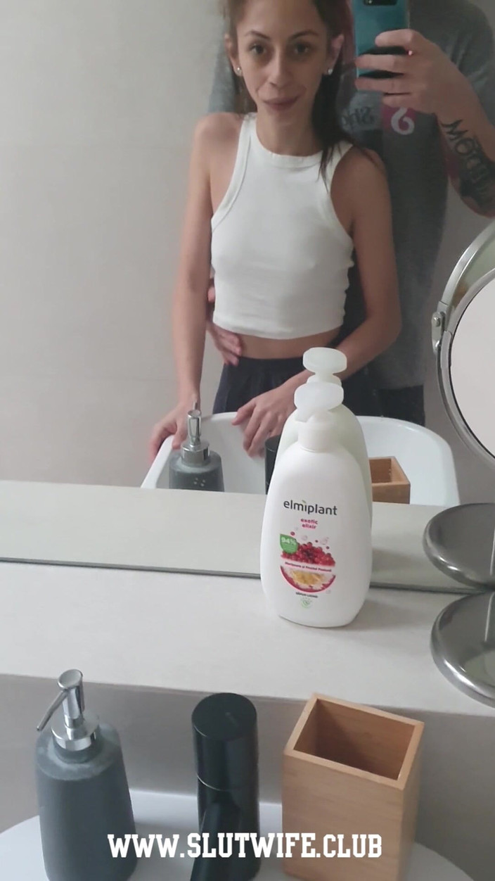 Slutwife Club: Bts：在人妻俱乐部拍摄之前和期间使用candie的喉咙