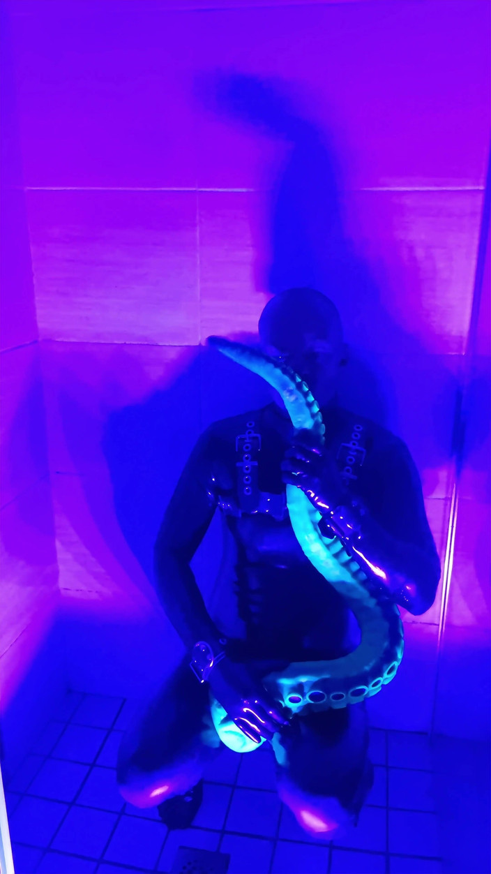 Athos: Full Rubber Shower Session
