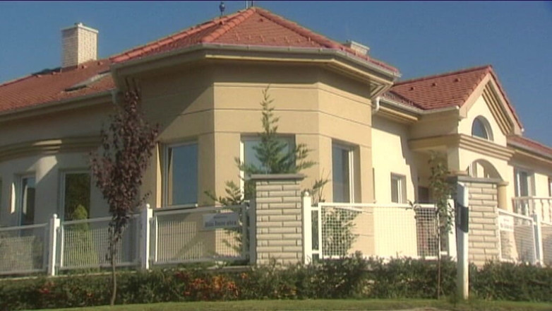 MILF and Big Wet Tits XXX: Касири блондинка пизда сильно відтрахана на вечері