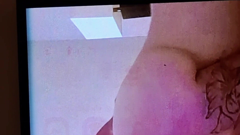 PocahontasNympho69: A pecorina. Menate la figa. Un grande cazzo bianco. Grande...