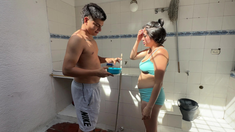 ManuelaAlvarez: Saya Membantu Kakak Tiri Keldai Besar Saya Seksi Untuk Merawat...