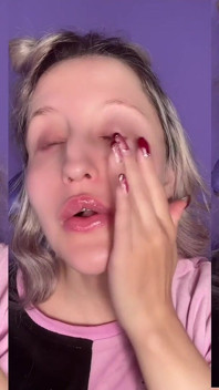Bombea un plug pout bimbo transformación para lip Obsession Clip por Findom Goaldigger