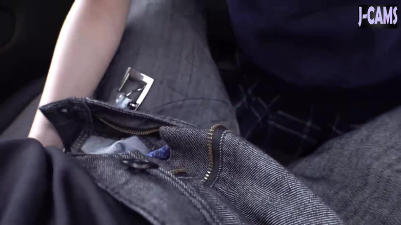 J-Cams: 야외에서 애널 섹스 장난꾸러기 소녀와 통제된 릴리스 1부