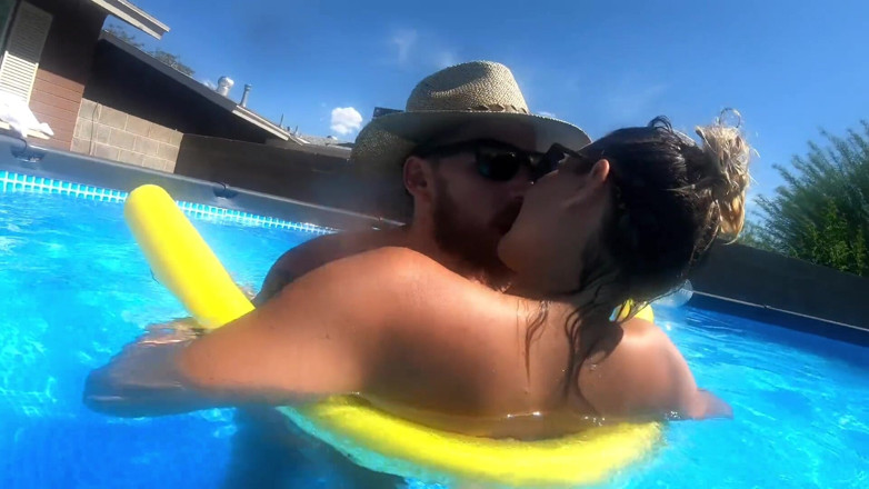 Mya Lane: Risky Sex in the Pool Outside 9 Months Pregnant