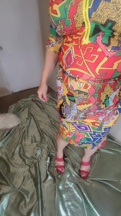 Zilah Luz: Masturbarsi dopo una serata fuori, si spoglia e indossa la...