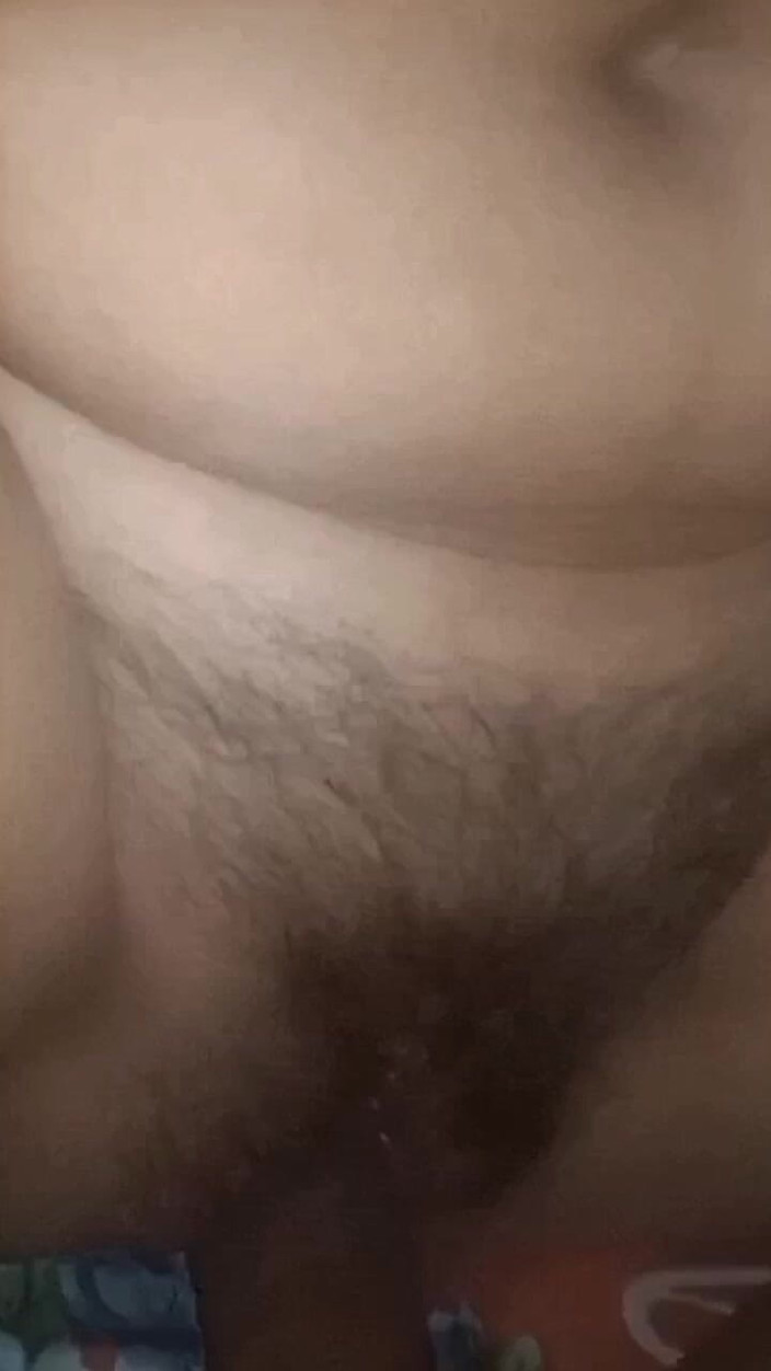 Jhon Hamster: 彼女は本当に私のチンコを舐めるのが好きだ